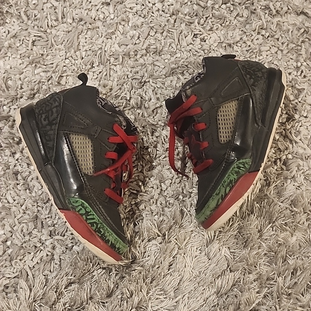 Jordan Mid tops